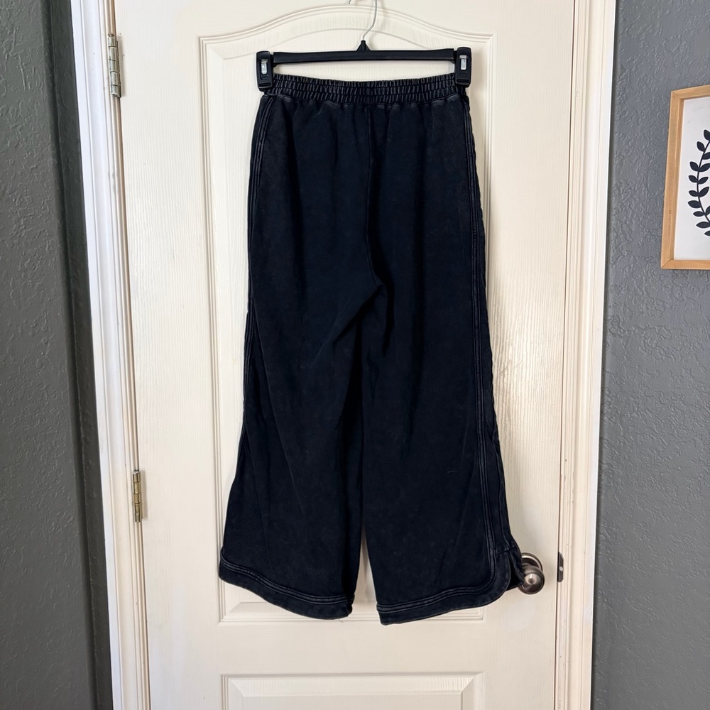 Umgee Mineral Washed French Terry Knit Pants, Ash, Small - Picture 5 of 12